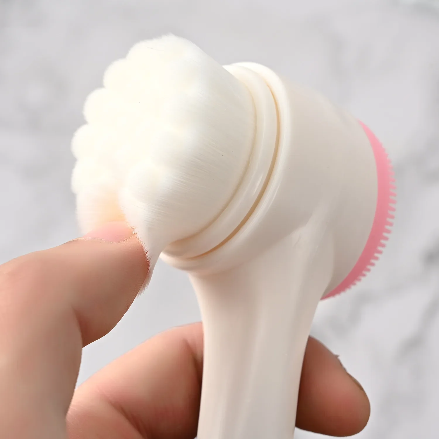 Brosse nettoyante pour le visa - Silicone Face Scrubber Electric avis et prix